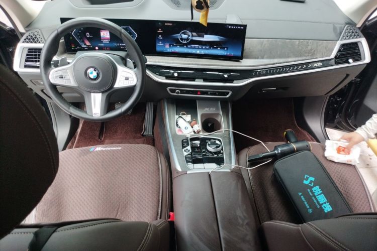 Used BMW X5 2023 xDrive 30Li Luxury M Sport Night Edition Package Audio And AC Panel