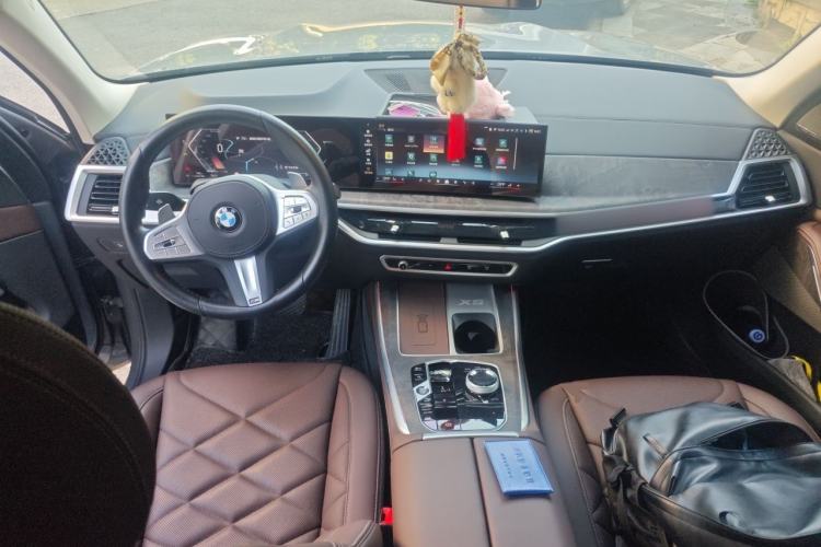 Used BMW X5 2023 xDrive 30Li M Sport Package Center Console