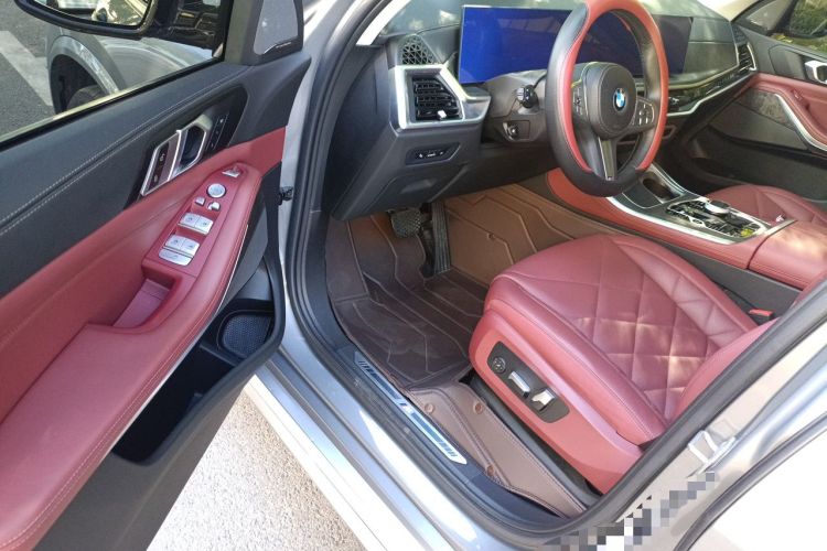 Used BMW X5 2023 xDrive 30Li M Sport Package Driver Seat