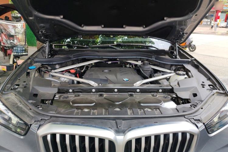 Used BMW X5 2023 xDrive 30Li M Sport Package Engine Bay