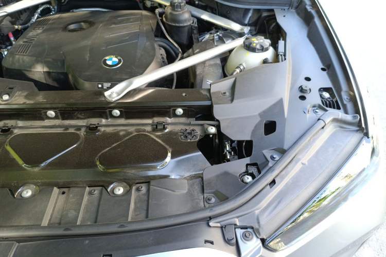 Used BMW X5 2023 xDrive 30Li M Sport Package Engine Bay Left