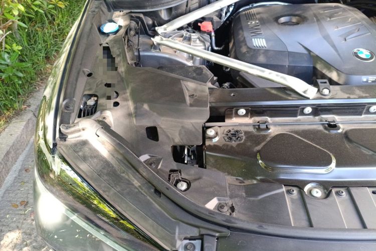 Used BMW X5 2023 xDrive 30Li M Sport Package Engine Bay Right