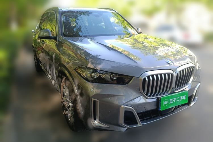 Used BMW X5 2023 xDrive 30Li M Sport Package Front Right 45 Deg