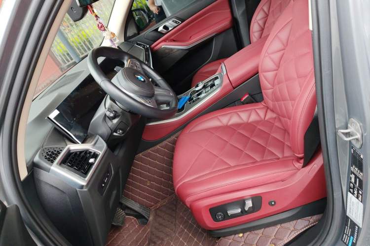 Used BMW X5 2023 xDrive 30Li M Sport Package Left Front Seat