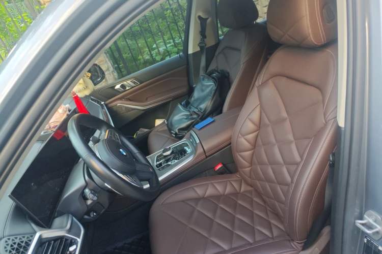 Used BMW X5 2023 xDrive 30Li M Sport Package Left Front Seat