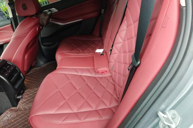 Used BMW X5 2023 xDrive 30Li M Sport Package Left Rear Seat