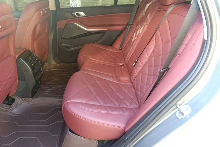 Used BMW X5 2023 xDrive 30Li M Sport Package Left Rear Seat