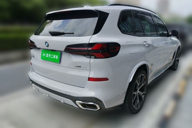 Used BMW X5 2023 xDrive 30Li Luxury M Sport Night Edition Package Rear Right 45 Deg