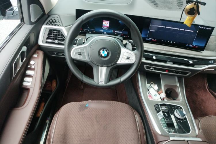 Used BMW X5 2023 xDrive 30Li Luxury M Sport Night Edition Package Steering Wheel