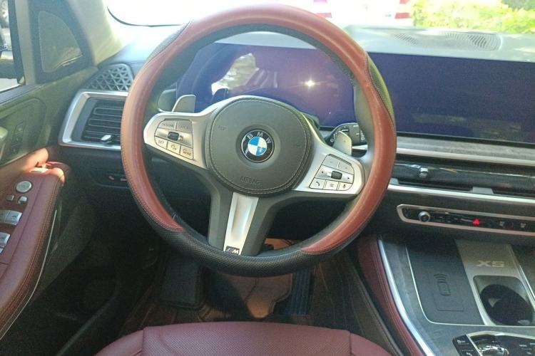 Used BMW X5 2023 xDrive 30Li M Sport Package Steering Wheel