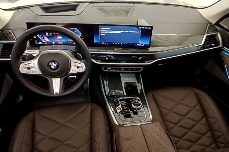 Used BMW X5 2023 xDrive 30Li Luxury M Sport Night Edition Package Center Console
