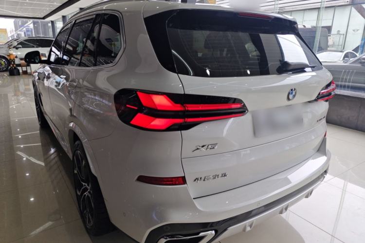 Used BMW X5 2023 xDrive 40Li M Sport Package Exterior 2