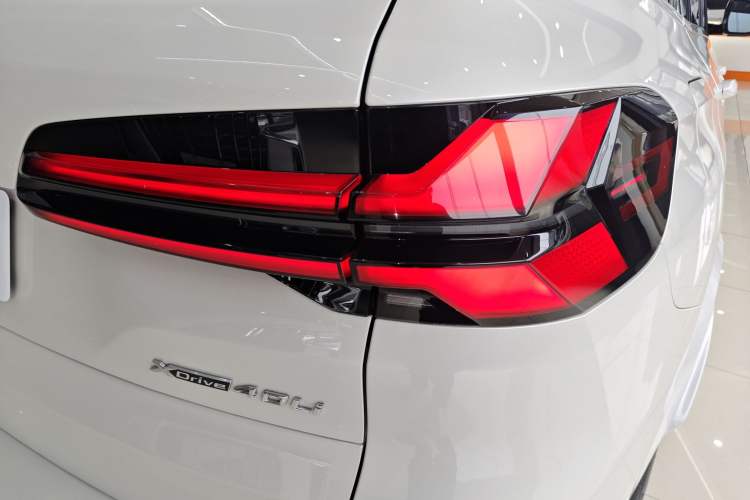 Used BMW X5 2023 xDrive 40Li M Sport Package Exterior 3