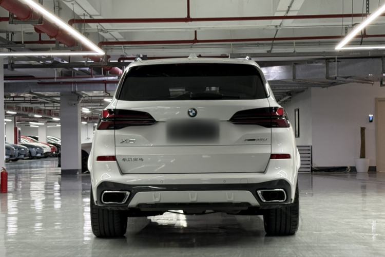 Used BMW X5 2023 xDrive 30Li Luxury M Sport Package Exterior 4