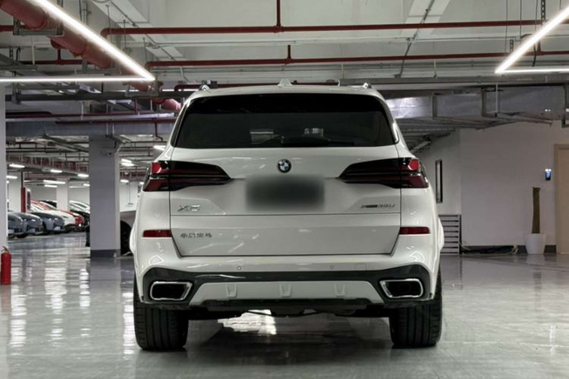 Used BMW X5 2023 xDrive 30Li Luxury M Sport Package Exterior 4