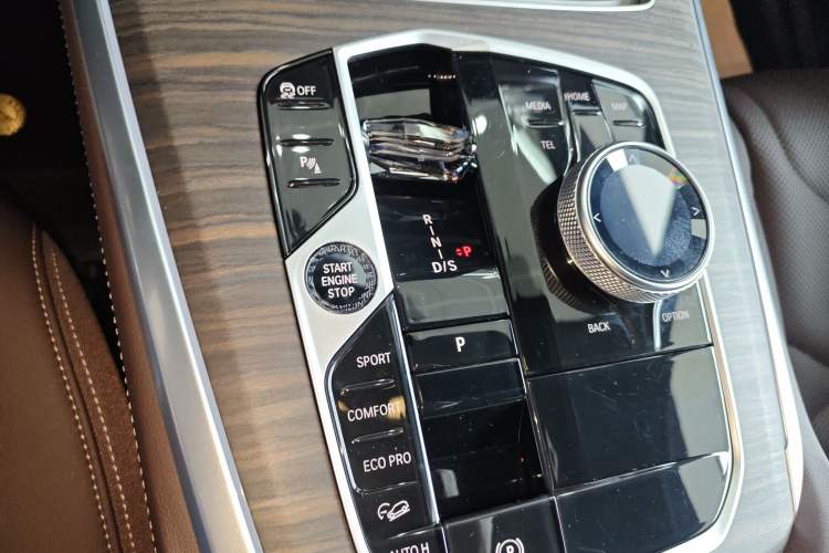 Used BMW X5 2023 xDrive 40Li M Sport Package Gear Lever
