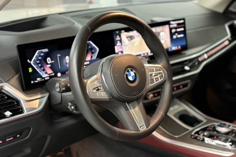 Used BMW X5 2023 xDrive 30Li Luxury M Sport Package Interior 11
