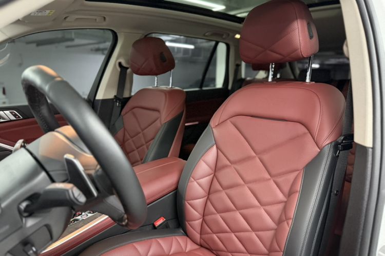 Used BMW X5 2023 xDrive 30Li Luxury M Sport Package Interior 9