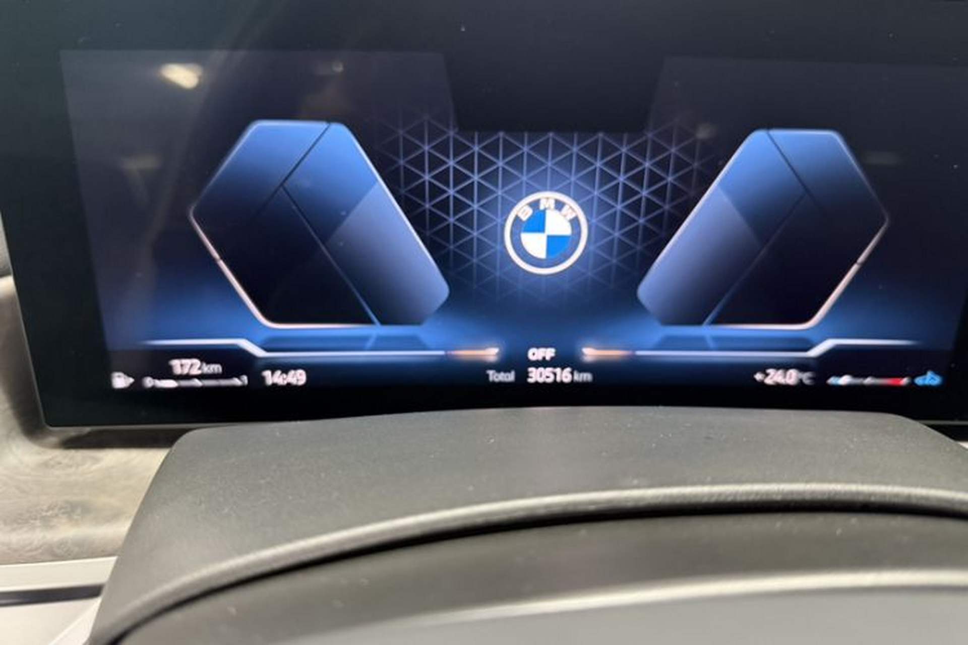 Used BMW X5 2023 xDrive 30Li Luxury M Sport Package Odometer Close Up