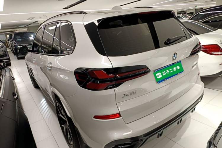 Used BMW X5 2023 xDrive 30Li Luxury M Sport Night Edition Package Rear Left 45 Deg