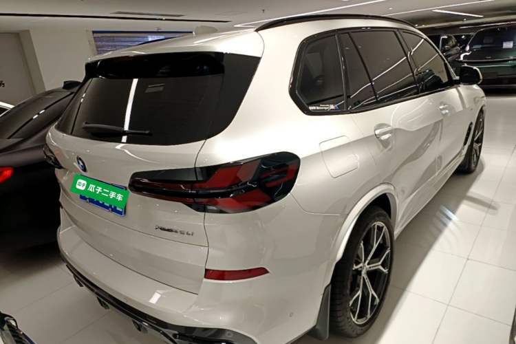 Used BMW X5 2023 xDrive 30Li Luxury M Sport Night Edition Package Rear Right 45 Deg