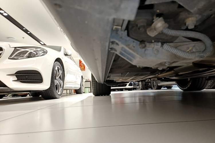 Used BMW X5 2023 xDrive 30Li Luxury M Sport Night Edition Package Right Side Sill