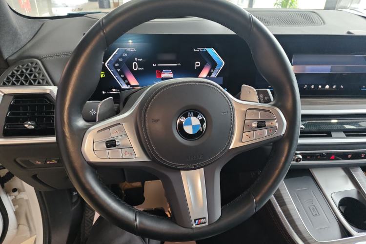Used BMW X5 2023 xDrive 40Li M Sport Package Steering Wheel