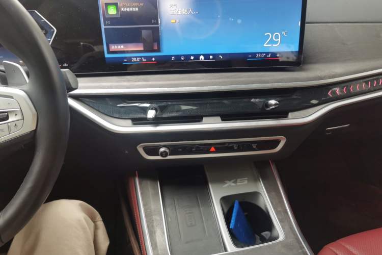 Used BMW X5 2025 Model, xDrive 30Li Prestige M Sport Night Package Audio And AC Panel