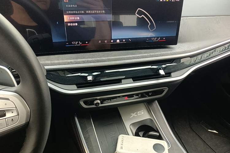 Used BMW X5 2025 Model, xDrive 30Li Prestige M Sport Night Package Audio And AC Panel
