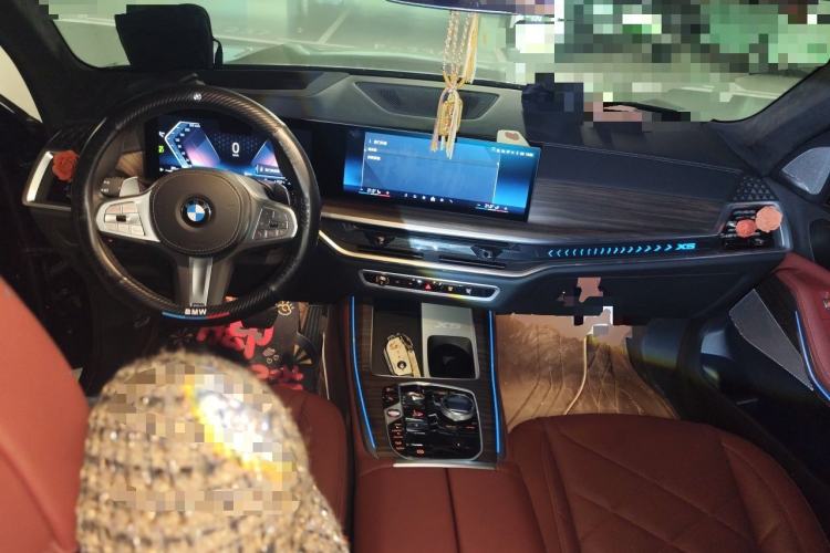 Used BMW X5 2025 Model, xDrive 40Li M Sport Night Package Center Console
