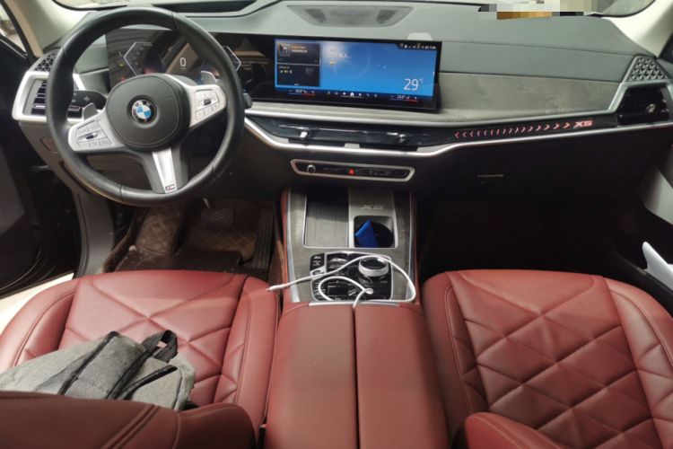 Used BMW X5 2025 Model, xDrive 30Li Prestige M Sport Night Package Center Console