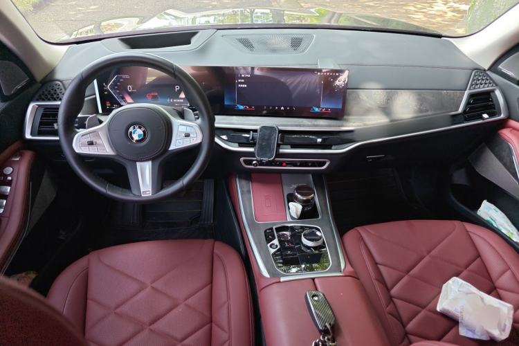 Used BMW X5 2025 Model, xDrive 30Li Prestige M Sport Night Package Center Console