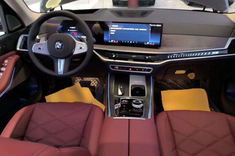 Used BMW X5 2025 Model, xDrive 30Li Prestige M Sport Night Package Center Console