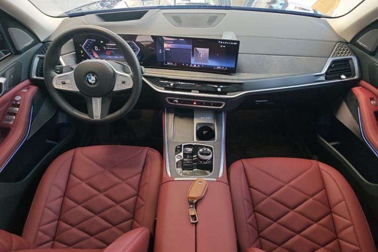 Used BMW X5 2025 Model, xDrive 30Li Prestige M Sport Night Package Center Console