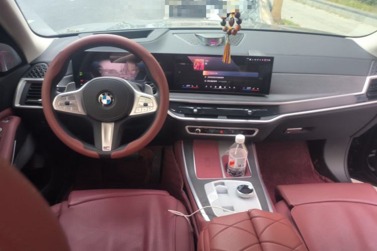 Used BMW X5 2025 Model, xDrive 30Li Prestige M Sport Night Package Center Console