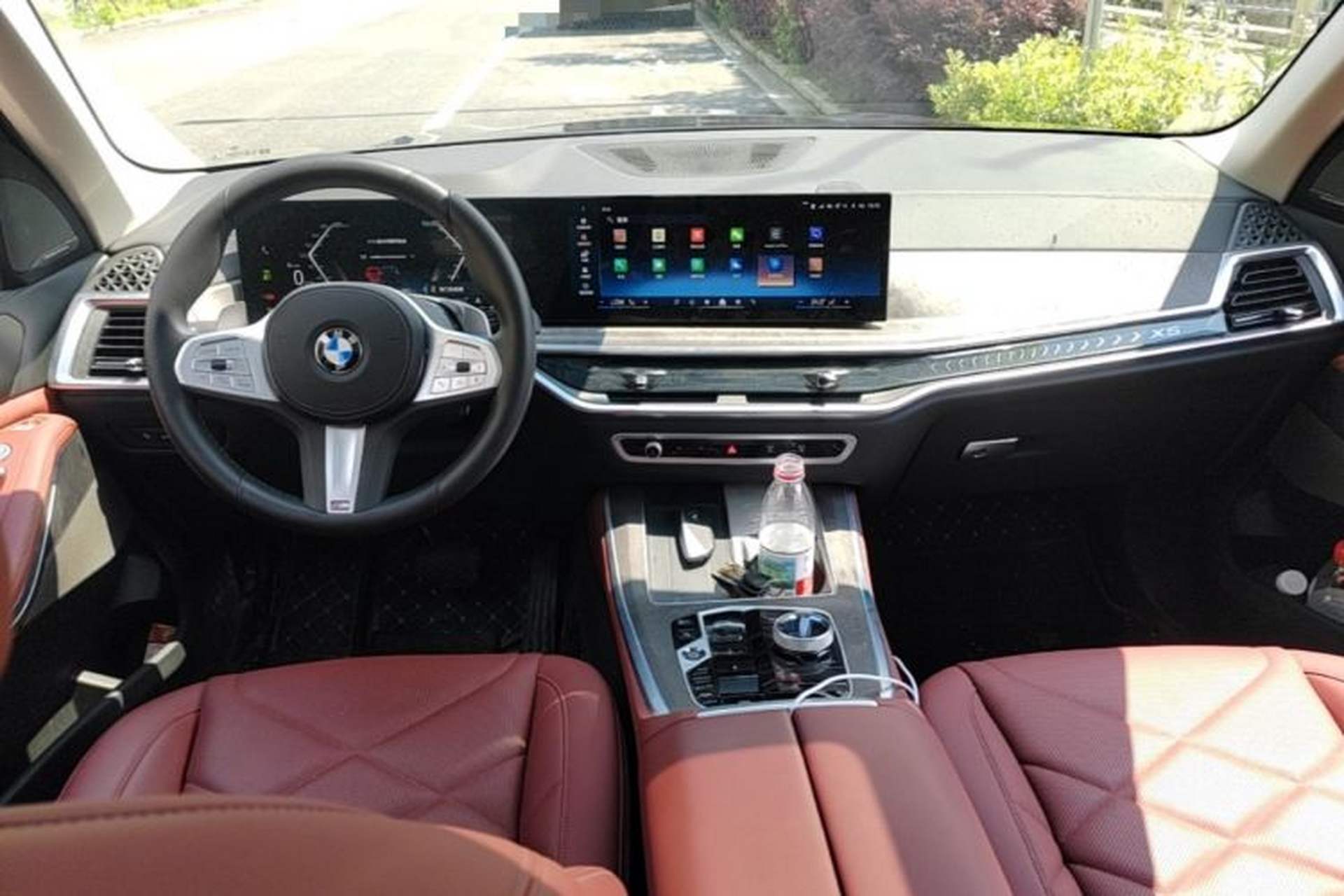 Used BMW X5 2025 Model, xDrive 30Li M Sport Night Package Center Console