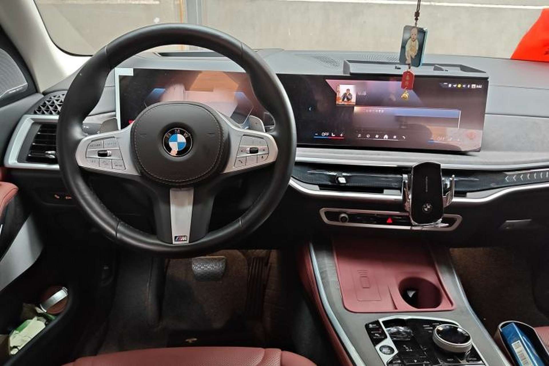 Used BMW X5 2025 Model, xDrive 30Li Prestige M Sport Night Package Center Console