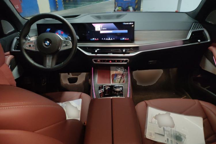 Used BMW X5 2025 Model, xDrive 40Li M Sport Night Package Center Console