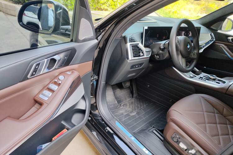 Used BMW X5 2025 Model, xDrive 40Li M Sport Night Package Driver Seat