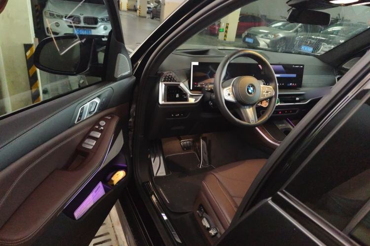 Used BMW X5 2025 Model, xDrive 40Li M Sport Night Package Driver Seat