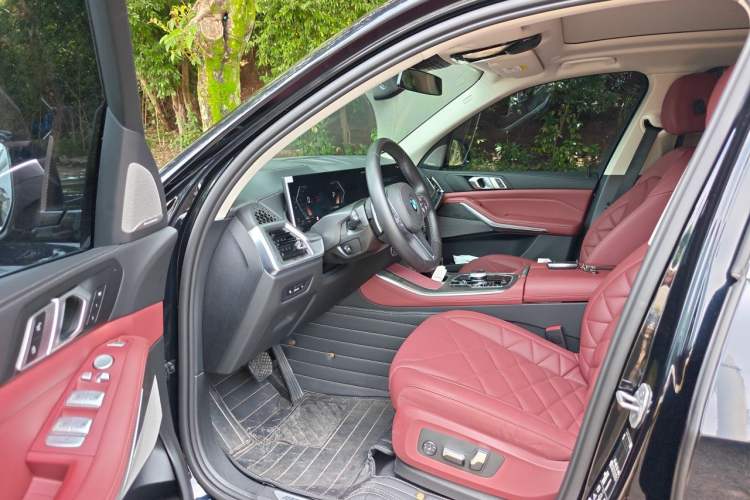 Used BMW X5 2025 Model, xDrive 30Li Prestige M Sport Night Package Driver Seat