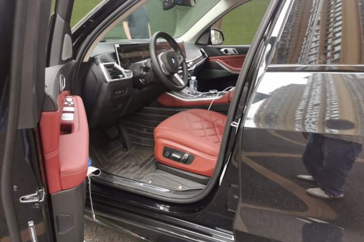Used BMW X5 2025 Model, xDrive 30Li Prestige M Sport Night Package Driver Seat