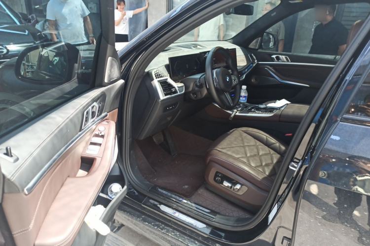 Used BMW X5 2025 Model, xDrive 40Li M Sport Night Package Driver Seat