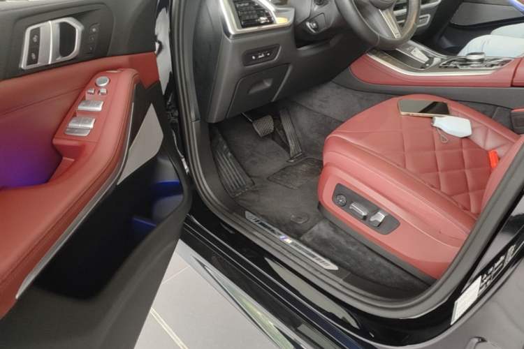 Used BMW X5 2025 Model, xDrive 30Li Prestige M Sport Night Package Driver Seat