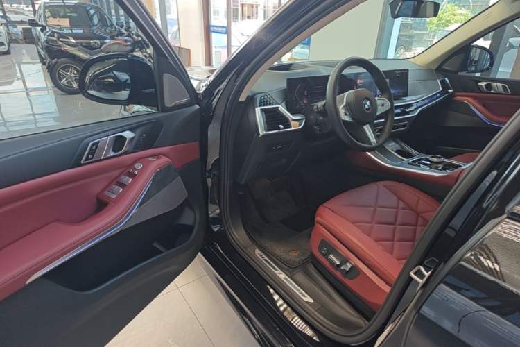 Used BMW X5 2025 Model, xDrive 30Li Prestige M Sport Night Package Driver Seat