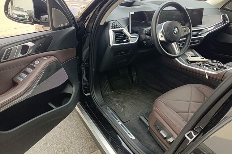 Used BMW X5 2025 Model, xDrive 30Li Prestige M Sport Night Package Driver Seat
