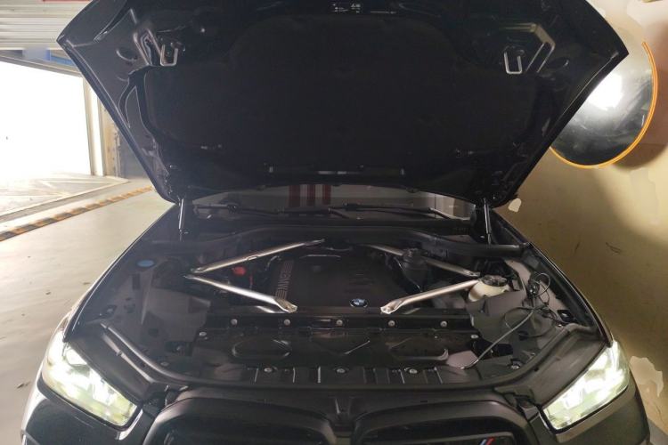 Used BMW X5 2025 Model, xDrive 40Li M Sport Night Package Engine Bay