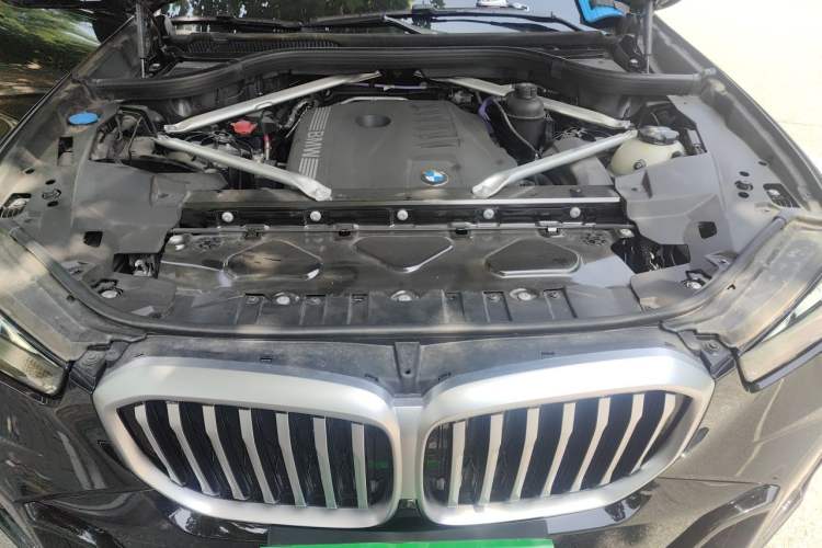 Used BMW X5 2025 Model, xDrive 40Li M Sport Night Package Engine Bay