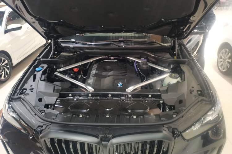 Used BMW X5 2025 Model, xDrive 40Li M Sport Night Package Engine Bay