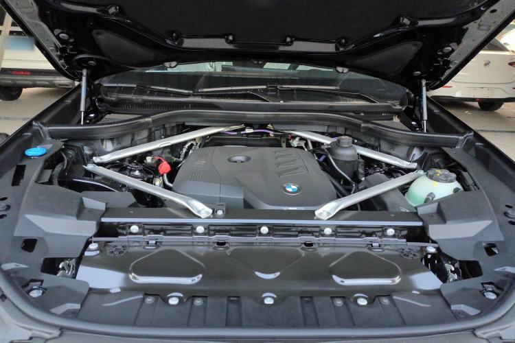 Used BMW X5 2025 Model, xDrive 30Li Prestige M Sport Night Package Engine Bay